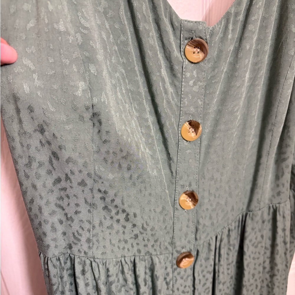 NWT Chic Sleeveless Green Maxi Dress with Button Detail size L - Picture 2 of 9